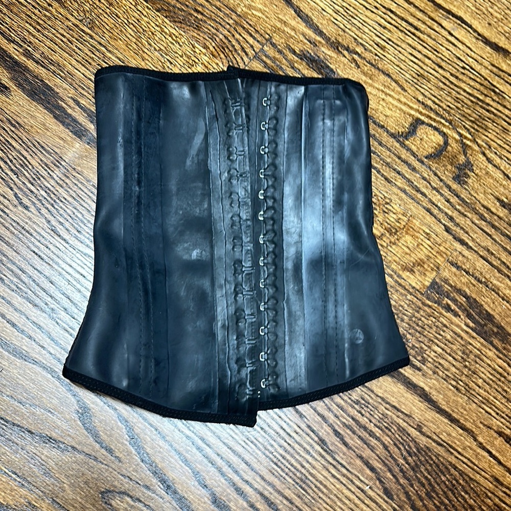 Premadonna waist trainer